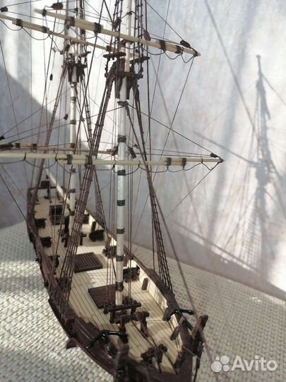 Модель парусного корабля