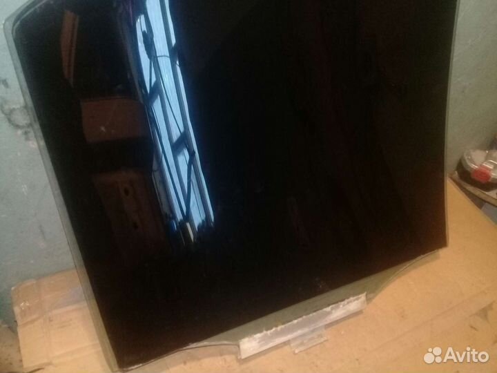 Стекло задний левой двери Mercedes W202