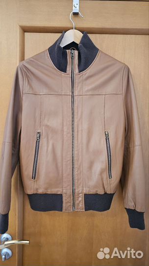 Мужской кожаный бомбер