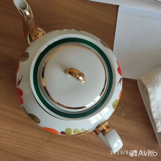 Таз, чайник фарфоровый, онисотейник