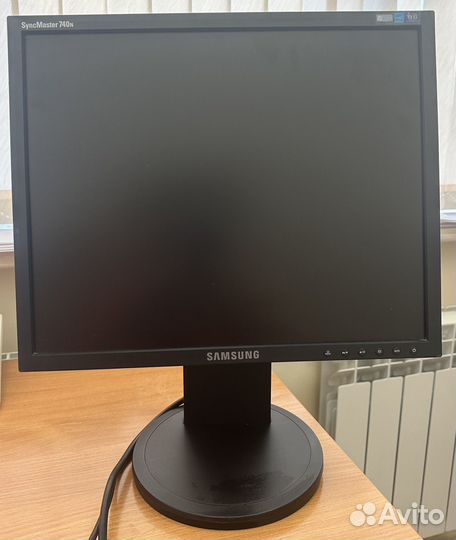 Монитор Samsung SyncMaster 740N