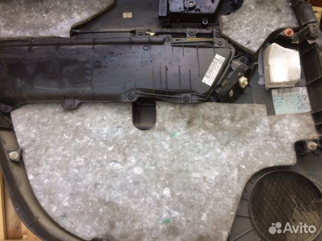 Обшивка дверей Subaru