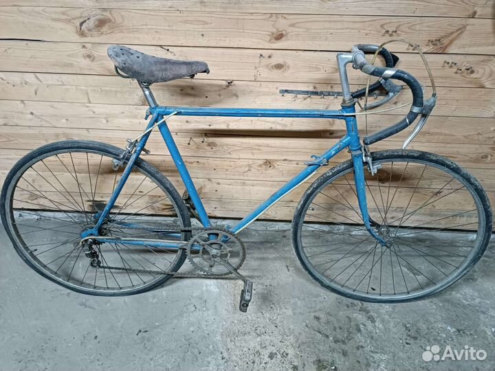 Два велосипеда 28 хвз, старт шоссе, и колеса