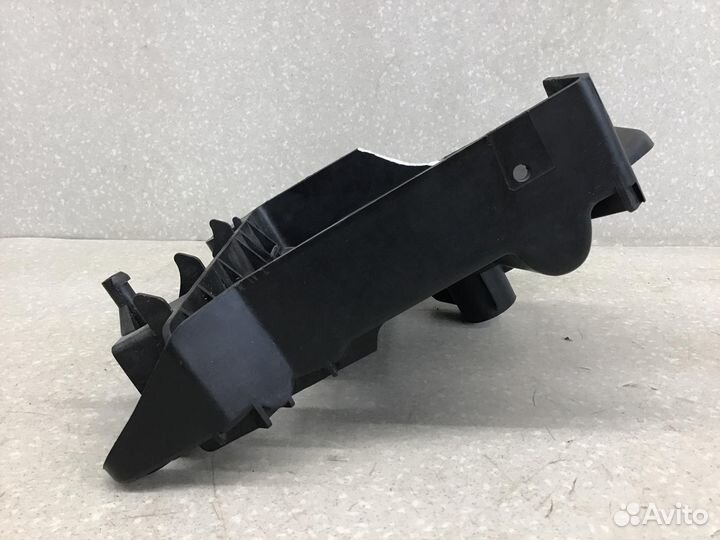 Крепление акб (корпус подставка) Skoda Rapid 2013