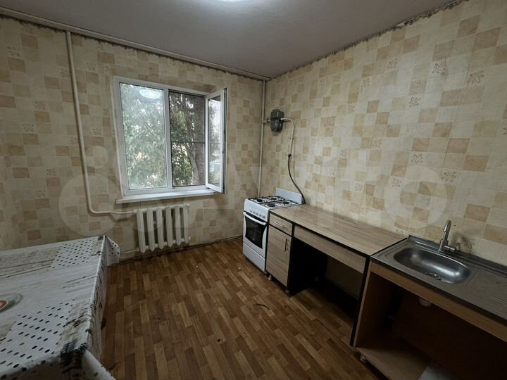 2-к. квартира, 52 м², 4/10 эт.