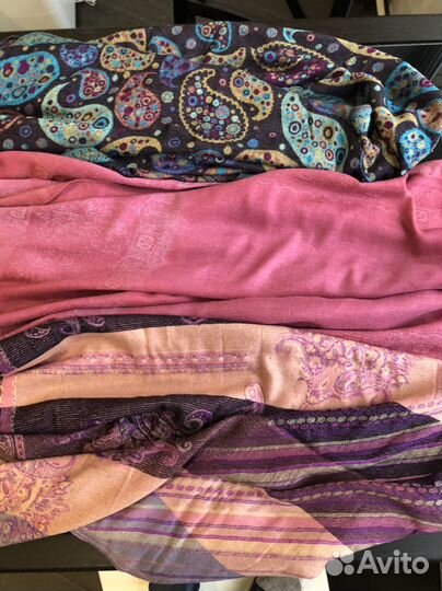 Палантин розовый с бахромой