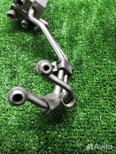 Топливная рампа Audi A8 D3 BVJ 4.2 FSI 2007