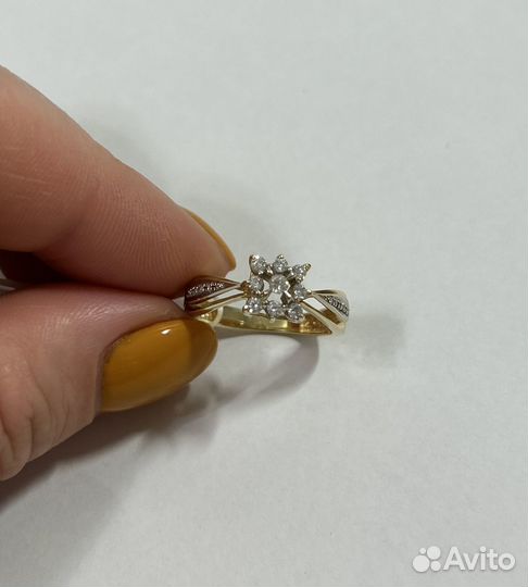 Золотое кольцо с бриллиантами