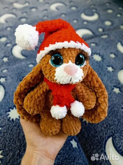 Плюшевый заяц вязаный 18см в шапочке