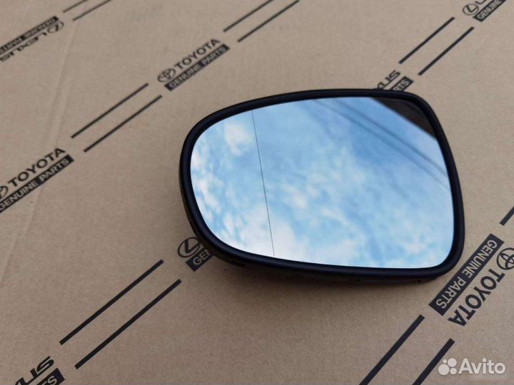 Зеркальный элемент Lexus Es