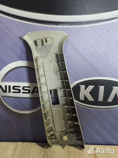 Обшивка средней стойки накладка ремня безопасности