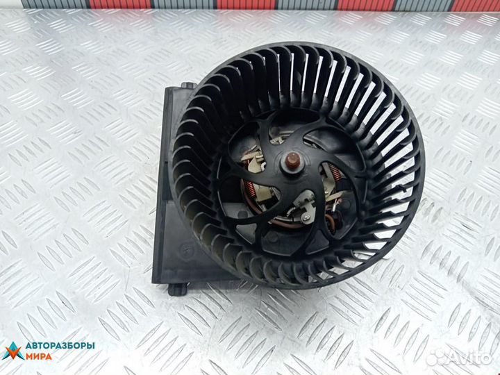 Моторчик печки Volkswagen Golf 3 1999 1J1819021C