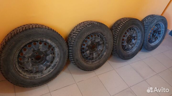 Hankook Winter I'Pike RS2 W429 12/26 R15