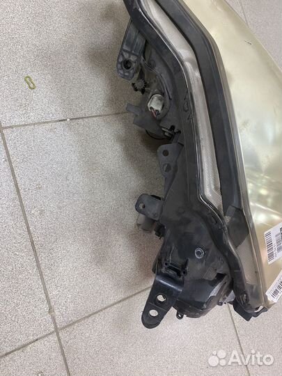 Фара ксенон Nissan Fuga, правая 4770 Y50, VQ35DE