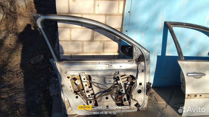 Передняя Дверь рено меган 2