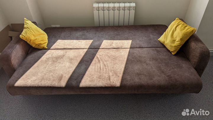 Офисная мебель (стулья, столы, шкаф, комод)