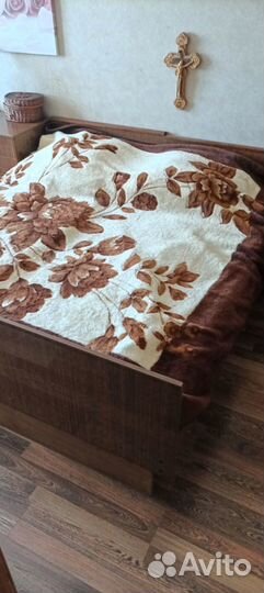 Трюмо трельяж с зеркалом, кровать 2 шт