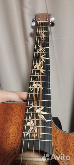Акустическая гитара
