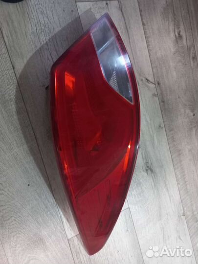 Фанарь задний левый на хундай салярис