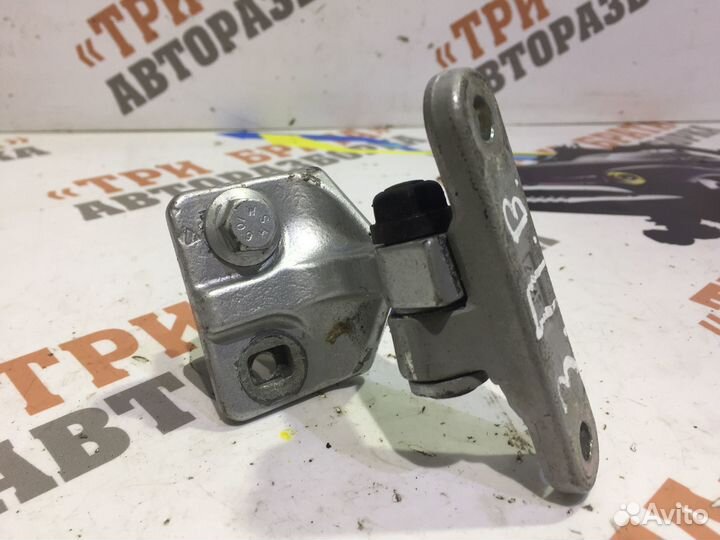 Мерседес С-Класс Петля верхняя задней двери Прав