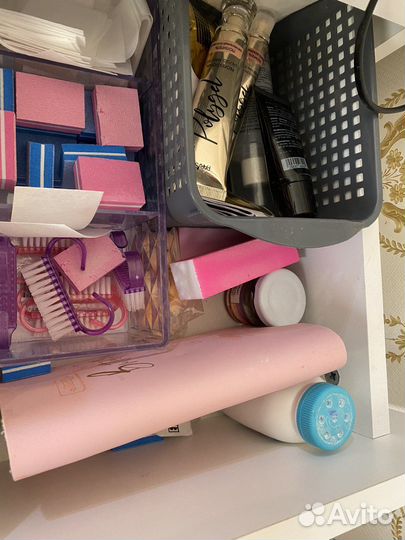 Маникюрный стол