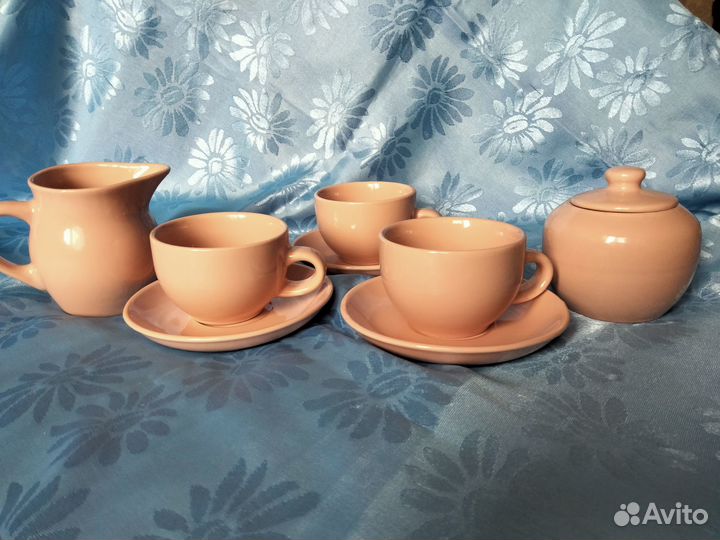 Сервиз кофейный, чайник, кружки для чая и супа