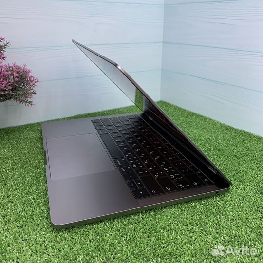 Apple MacBook Pro 13 2017 i5 АКБ: 1 цикл