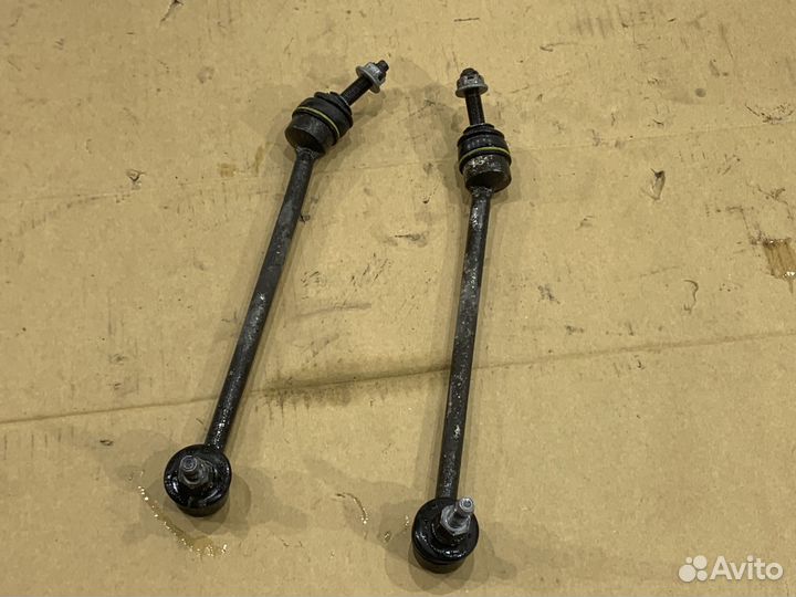 Стойки переднего стабилизатора Mercedes W213