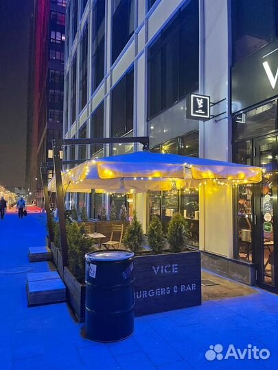 Уличный зонт для кафе