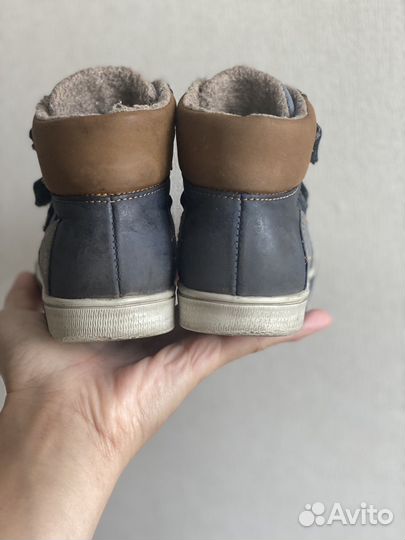 Ботики на мальчика 23