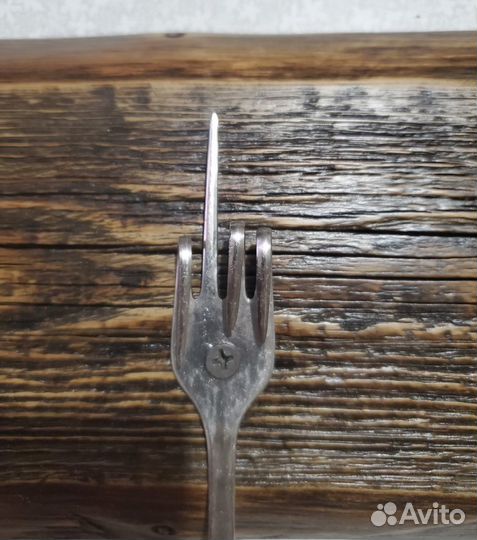 Вешалка из вилок