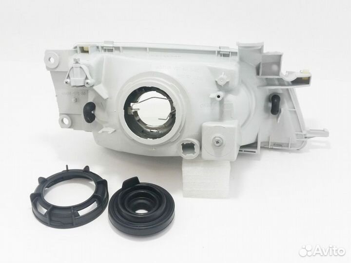 Фара левая Toyota Corona T190