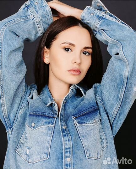 Модель для рекламы одежды, фотомодель