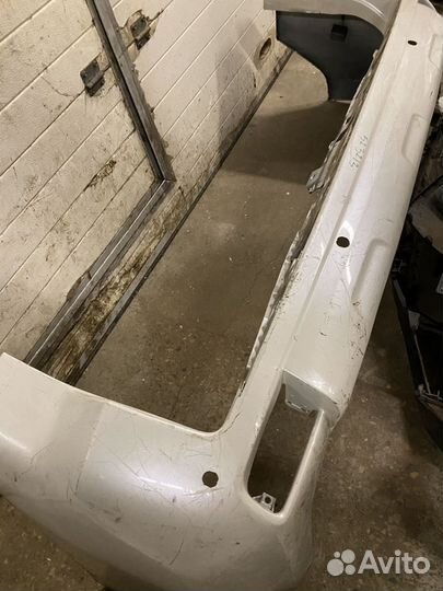 Бампер задний Toyota Land Cruiser 200