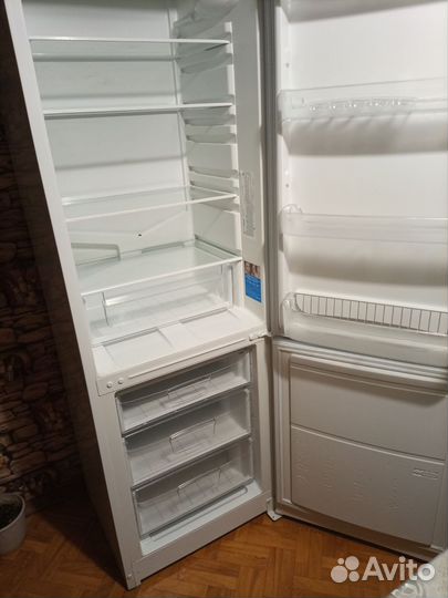 Холодильник Indesit