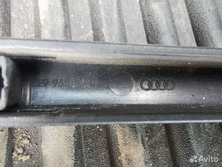 Поводок заднего дворника Audi A4 8E9955407C