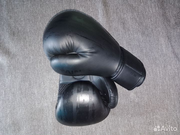 Боксерские перчатки
