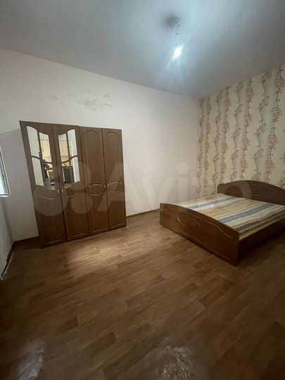 2-к. квартира, 60 м², 1/3 эт.