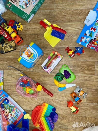 Игрушки развивающие(машинки,телефоны, конструктор)