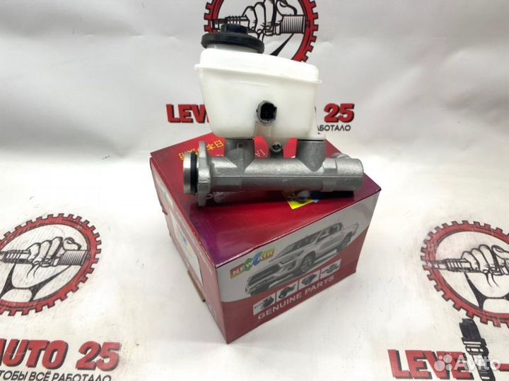 Главный тормозной цилиндр Toyota Land Cruiser 80