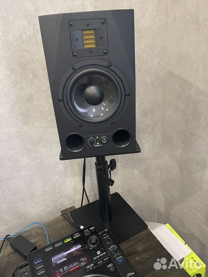 Стойки под акустику / студийные мониторы