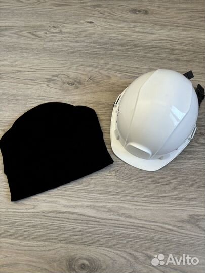 Каска защитная и балаклава