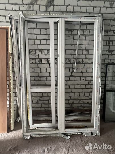 Оконный блок с дверью