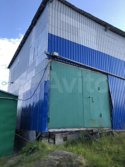 Гараж, > 30 м²