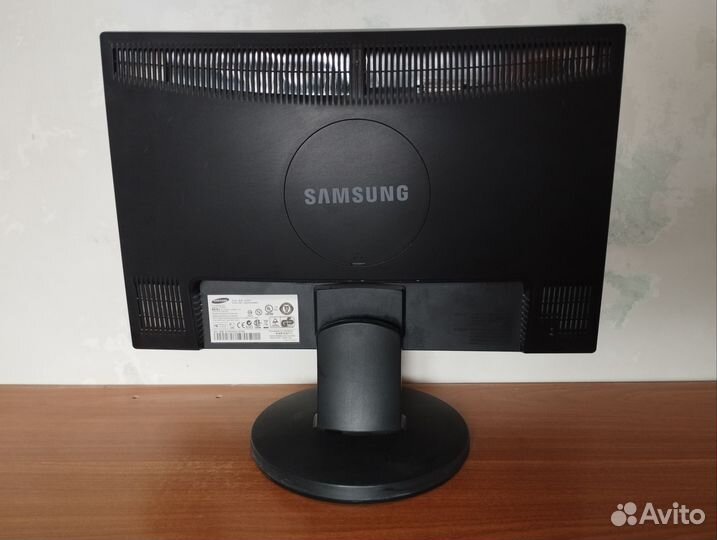 Монитор Samsung SyncMaster 2043NW, 20 дюймов
