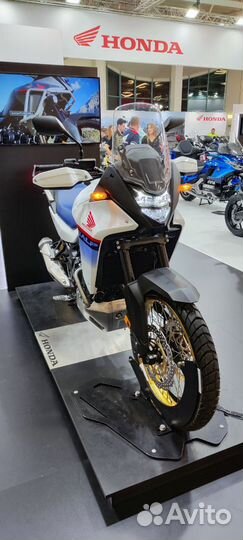 Новая модель 2023 Honda XL750 Trasalp
