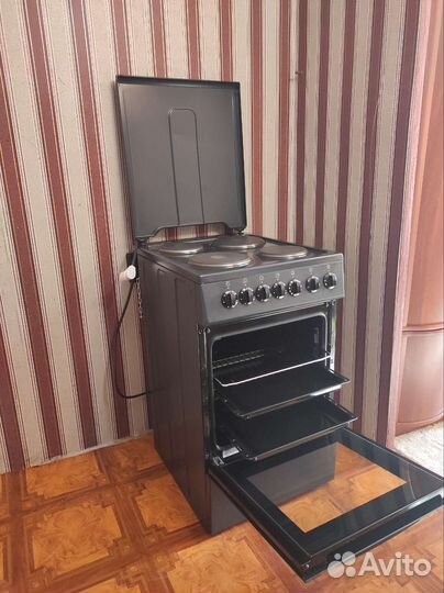 Кухонная электрическая четырехконфорочная плита