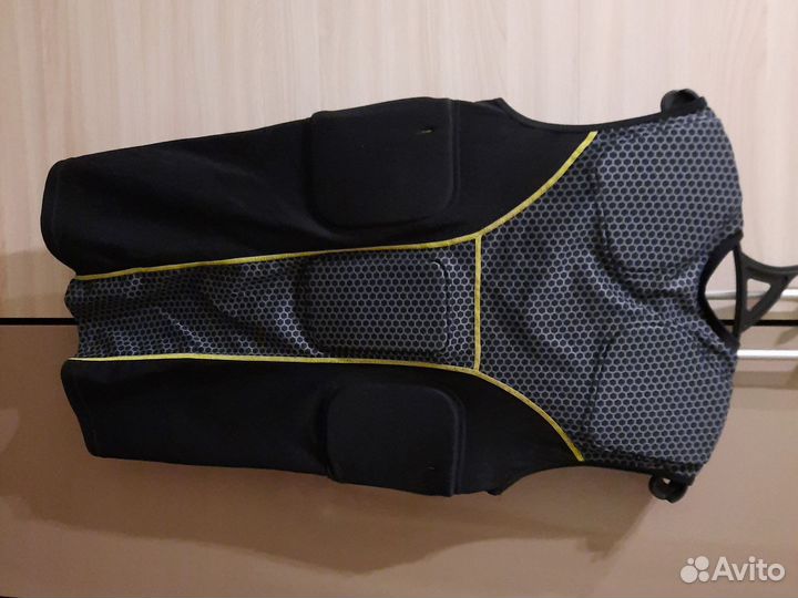 Компрессионная футболка с защитой