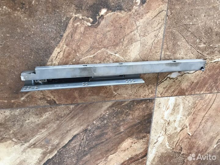 Направляющие для ящиков с доводчиком