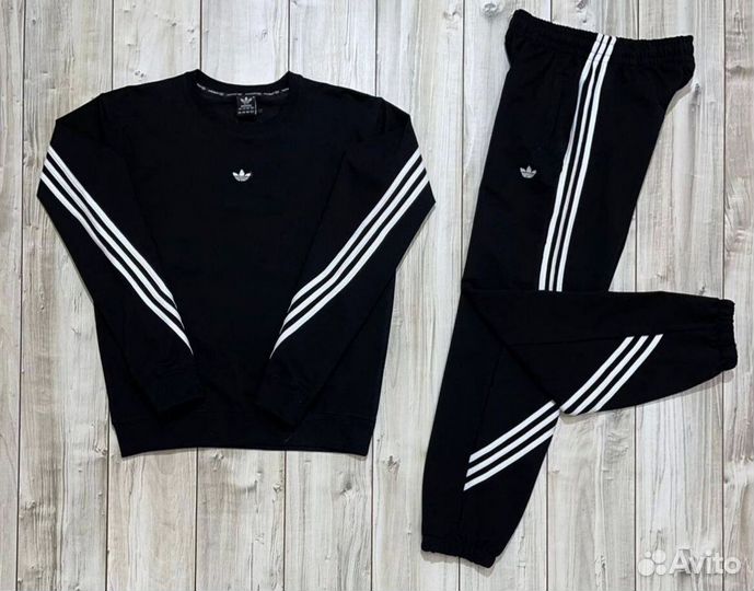 Спортивные костюмы Adidas
